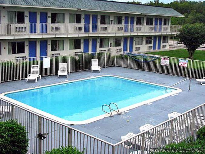Motel 6-Clute, Tx Buitenkant foto